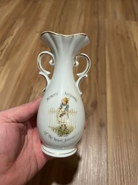 Holly Hobbie Porcelain Keepsake Bud Vase with Gold Trim
